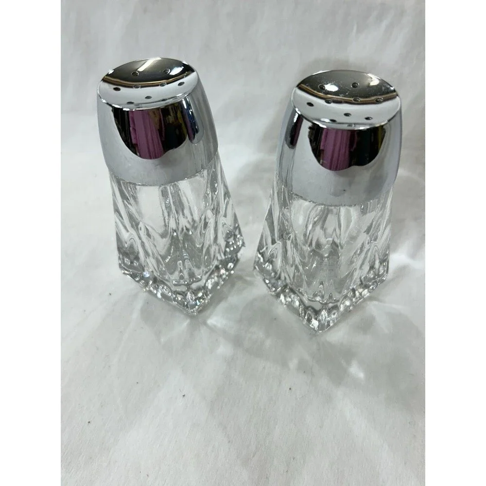Vintage Libbey 5037 Glass Salt & Pepper Shakers 1.5 Oz Set Kitchen